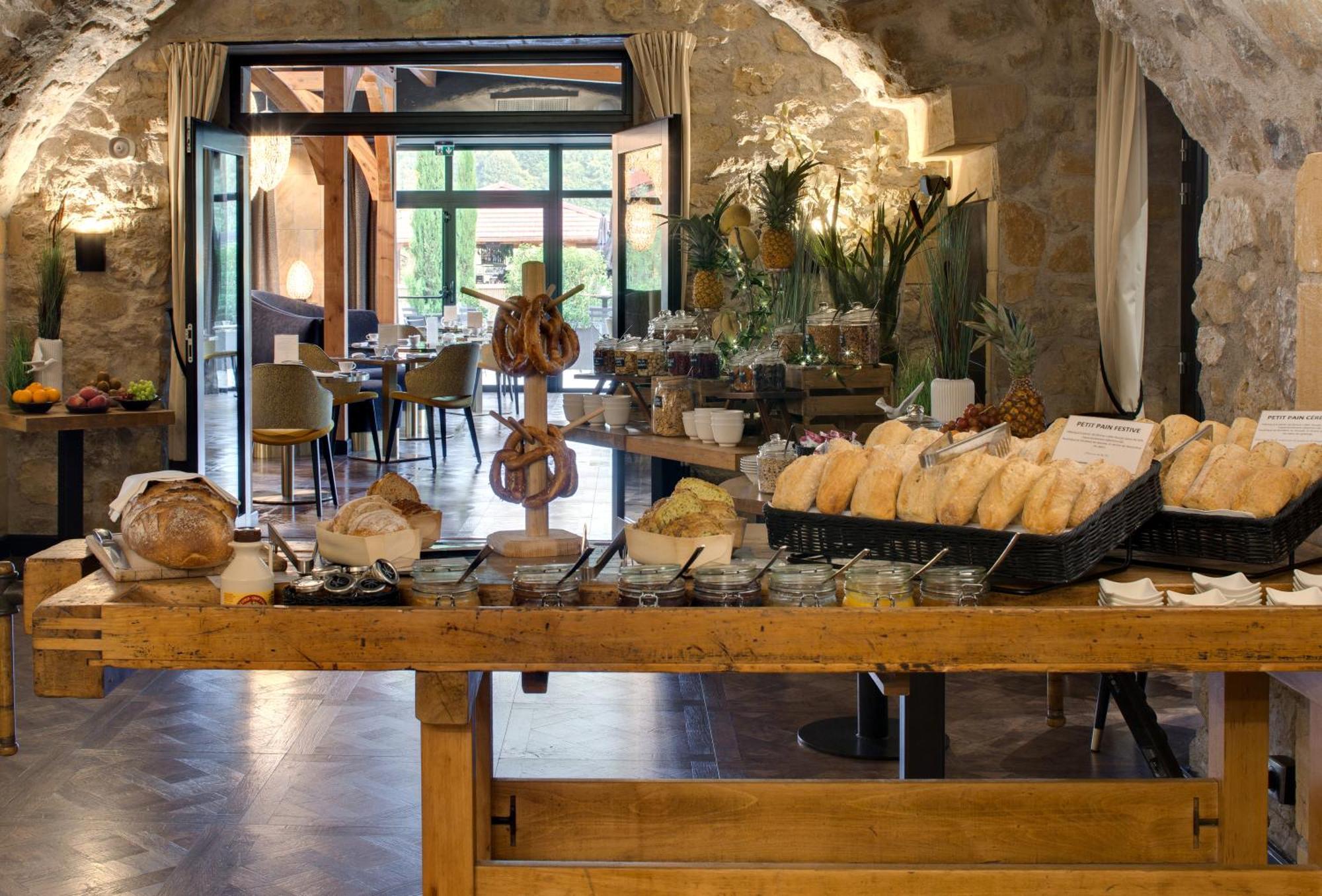 Domaine De La Klauss & Spa, Restaurant Gastronomique Le K Montenach Bagian luar foto